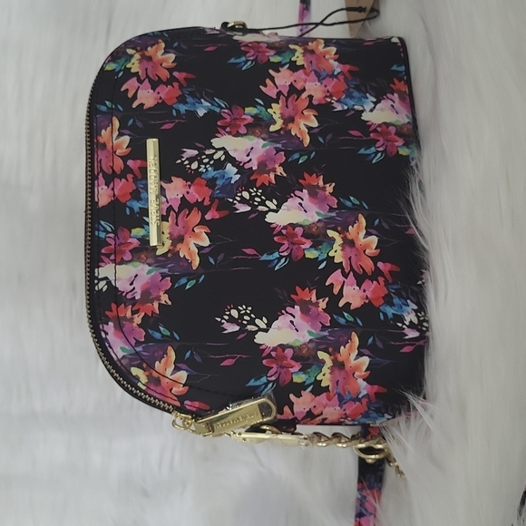 Pretty floral watercolor crossbody Steve Madden purse - Picture 3 of 10